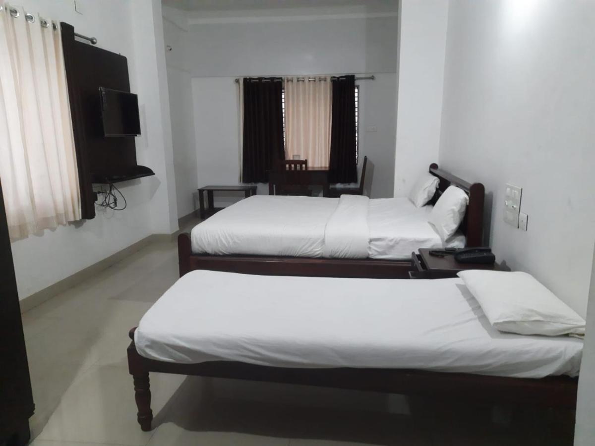 Hotel Blue Rays Bainduru Экстерьер фото