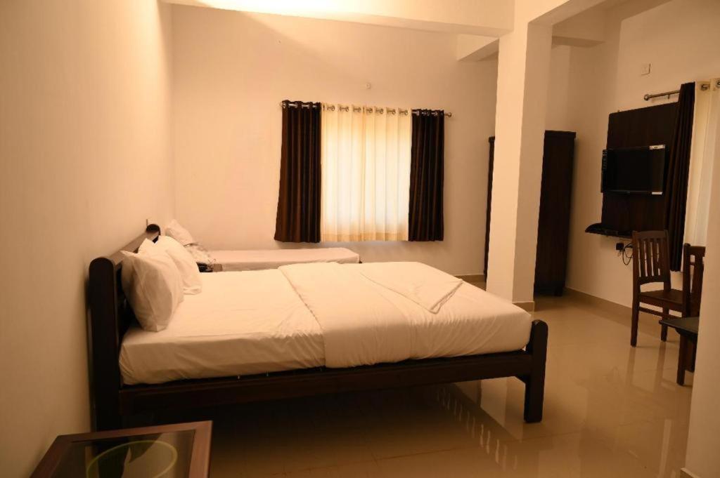 Hotel Blue Rays Bainduru Экстерьер фото