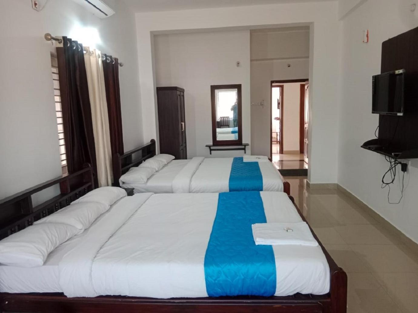 Hotel Blue Rays Bainduru Экстерьер фото